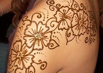 Mehndi design for Shoulder