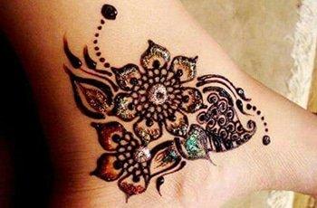 Mehndi design for ankle